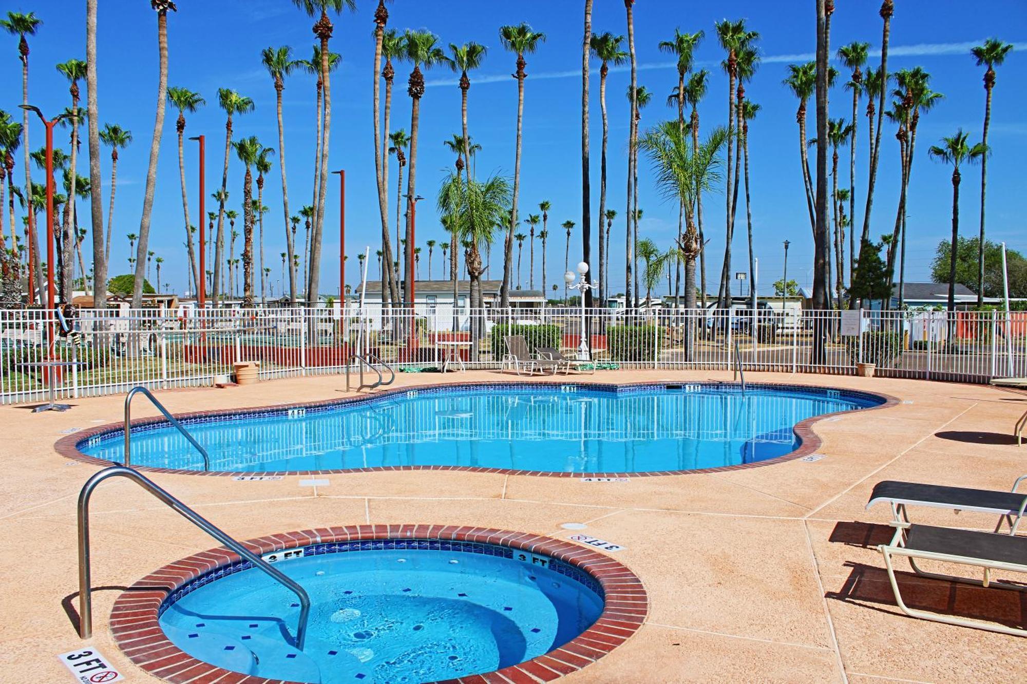 Victoria Palms Inn And Suites Donna Exterior foto